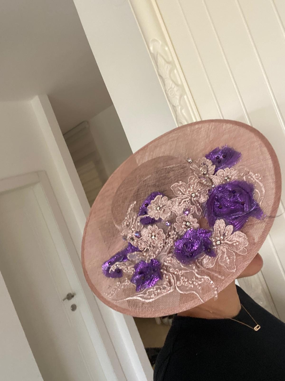 Chapeau sur mesure Rose